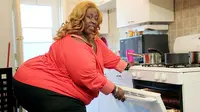 Sarah Massey Tetap Bangga Punya Bokong Jumbo