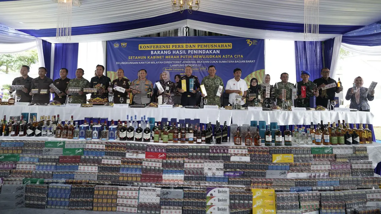Kantor Wilayah (Kanwil) Bea Cukai Sumatera Bagian Barat (Sumbagbar) memusnahkan barang milik negara (BMMN) hasil penindakan periode September 2024–Oktober 2025