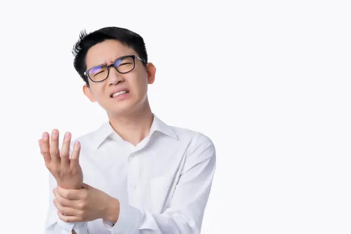 Apa Bahaya Sering Kesemutan? Bisa Jadi Tanda Penyakit Serius