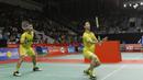 Ganda putra Indonesia Kevin Sanjaya/Marcus Gideon saat melawan wakil Thailand, Tinn Isriyanet/Kittisak Namdash, pada laga Indonesia Masters 2018 di Istora Senayan, Rabu (24/1/2018). Kevin/Marcus menang 21-16 21-16. (Bola.com/M Iqbal Ichsan)
