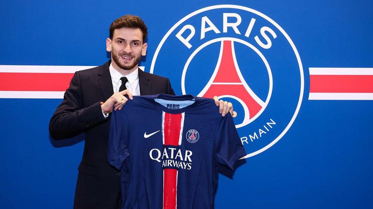 Khvicha Kvaratskhelia Resmi Tandatangani Kontrak dengan PSG hingga 2029, Nilai Transfer Rp1,1 Triliun