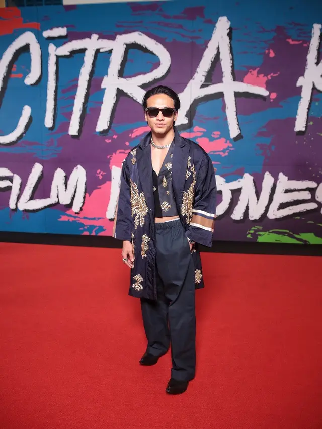 17 Potret Gaya Artis di Red Carpet FFI 2022, Dian Sastro hingga Anya Geraldine