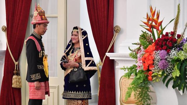 Jokowi baju adat Aceh
