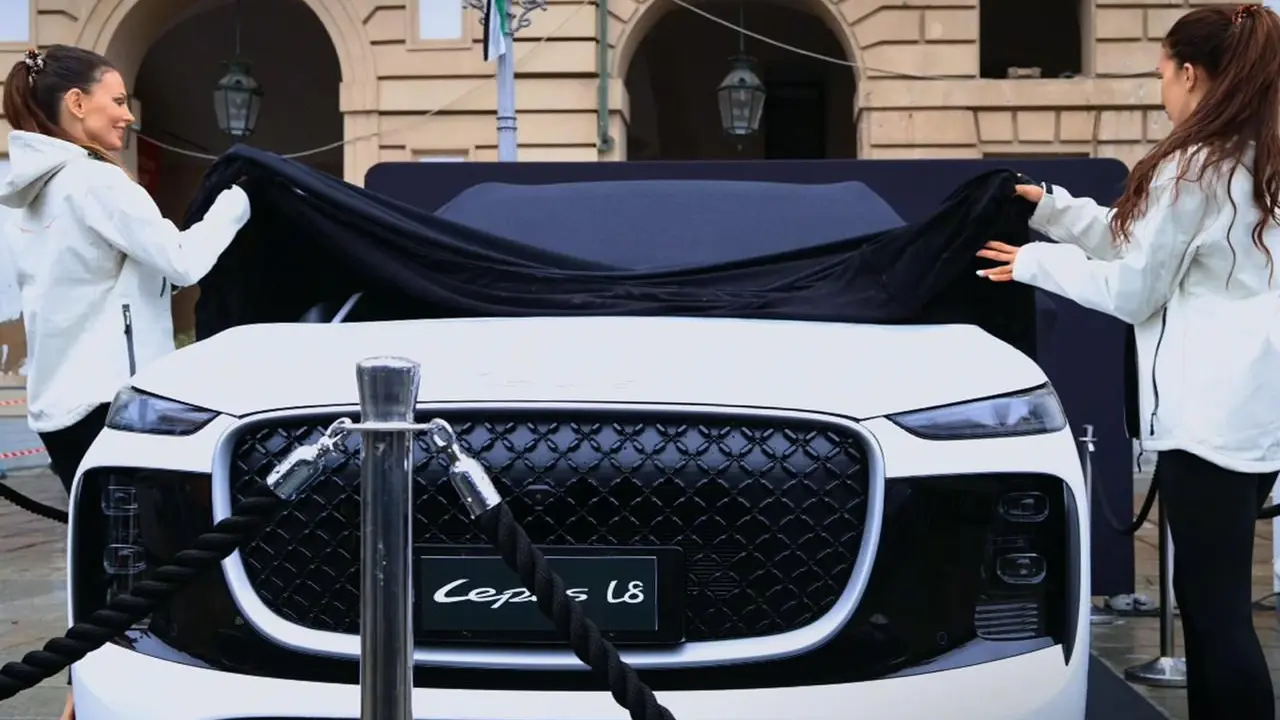 LEPAS, sub-brand dari Chery Group resmi memulai debutnya di Eropa dengan memperkenalkan SUV model perdananya, LEPAS L8, pada ajang bergengsi Salone dell’Auto di Torino, Italia (Istimewa)