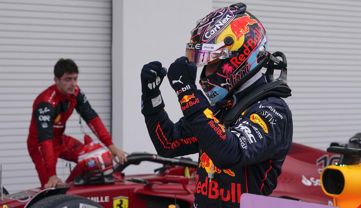 <p>Max Verstappen sukses mencatatkan sejarah sebagai pembalap pertama yang berhasil memenangkan kejuaaraan balap Formula 1 GP Miami. Sang juara bertahan mampu tampil cemerlang saat balapan yang berlangsung di sirkuit jalan raya Miami International Autodrome, Amerika Serikat. (AP/Darron Cumings)</p>