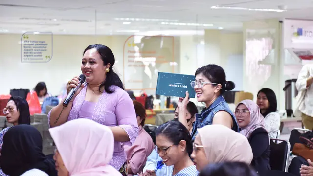 Anggota Single Moms Indonesia dalam kelas finansial “Dana Pendidikan Anak Ready, Ibu Pun Jadi Happy”.