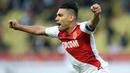 Selebrasi striker AS Monaco, Radamel Falcao setelah mencetak gol ke gawang Rennes pada laga Ligue-1 2018/2019 di Louis II Stadium, Monaco (7/10/2018). Didatangkan AS Monaco dari Atletico Madrid pada awal musim 2013/2014 dengan nilai transfer 43 juta euro atau kini setara Rp699 miliar, Radamel Falcao akhirnya dilepas gratis ke Galatasaray pada awal musim 2019/2020 setelah sempat dipinjamkan ke MU dan Chelsea. Sejak awal musim 2022/2023 ia bermain untuk Rayo Vallecano. (AFP/Valery Hache)