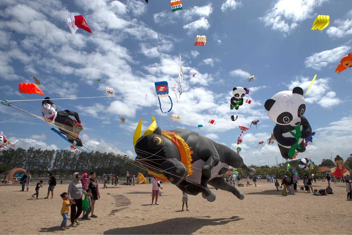 FOTO: 500 Layangan dari 25 Negara Ramaikan Langit Sanur Bali