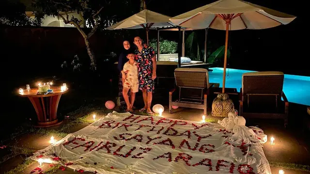 7 Momen Liburan Keluarga Sonny Septian dan Fairuz A Rafiq Ke Bali