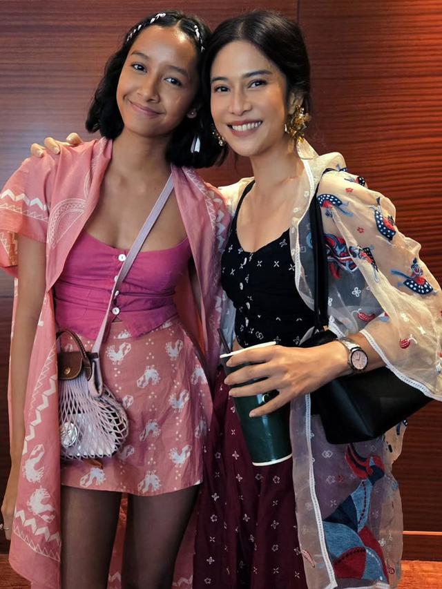 Gaya Modern di Red Carpet dan Fashion Week