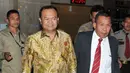Mantan Sekjen Partai Nasdem, Patrice Rio Capella keluar dari Gedung KPK usai menjalani pemeriksaan, Jakarta, Jumat (16/10/2015). Patrice diperiksa selama 12 jam dan memilih bungkam kepada wartawan. (Liputan6.com/Helmi Afandi)