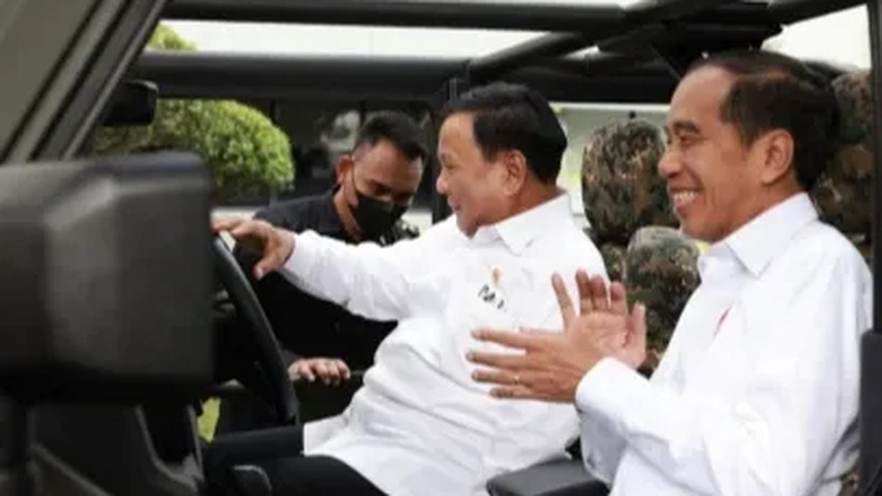 Sekretaris Jenderal PDI Perjuangan Hasto Kristiyanto menanggapi dekatnya Presiden Joko Widodo dengan Ketua Umum Gerindra Prabowo Subianto dalam beberapa kesempatan.