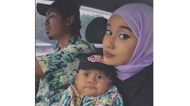 Bak Pinang Dibelah Dua, Ini Sosok Hijaber Kembaran Ariana Grande ...