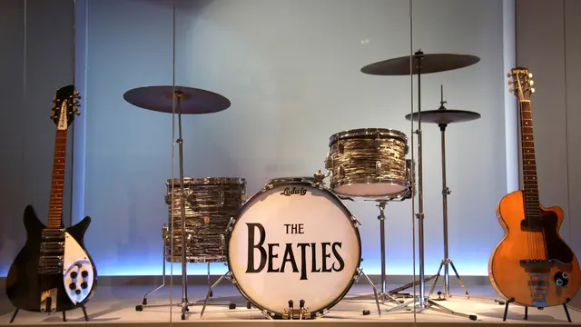 Pameran Instrumen Play It Loud