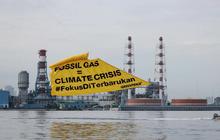 FOTO: Aksi Aktivis  Greenpeace di PLTU Muara Karang Soroti Arah Kebijakan Energi Indonesia