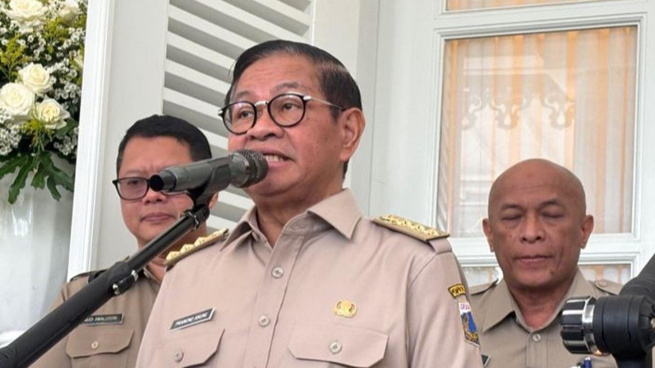 Tinjau Tebet Eco Park, Pramono Pastikan Taman di Jakarta Siap Beroperasi 24 Jam