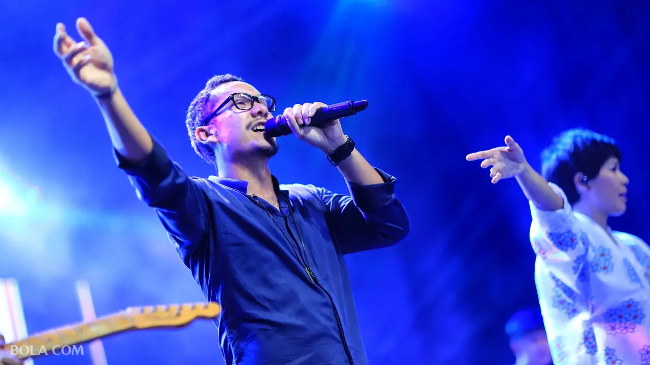 Maliq and D'Essentials