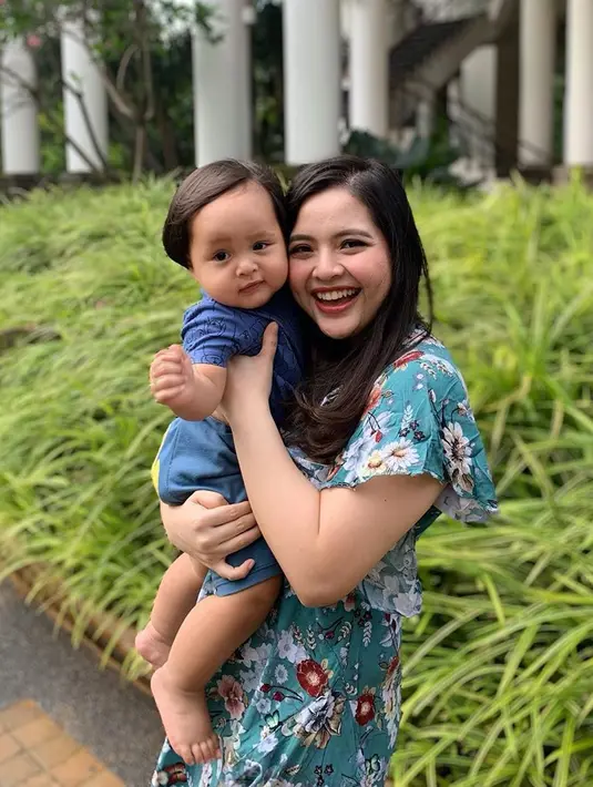Lewat akun Instagramnya, Tasya mengungkapkan keinginan yang tiba-tiba datang. Padahal saat melahirkan anak pertamanya, Tasya berencana untuk menunda memiliki anak lebih dahulu. (Instagram/tasyakamila)