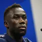 Bek Manchester City, Bacary Sagna, mendapatkan sanksi denda senilai 80.000 poundsterling terkait komentarnya di sosial media. (EPA/Yoan Valat)