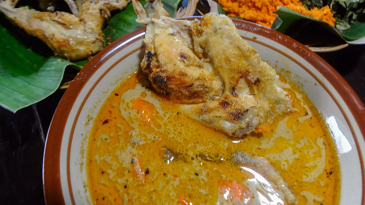 Cara Alami Melembutkan Ayam Kampung Tanpa Presto dan Ungkep, Cukup Gunakan Satu Jenis Daun Ini