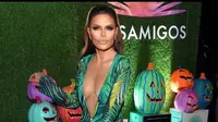 Berbagai tokoh dan karakter dipilih sebagai kostum perayaan Halloween. Seperti Lisa Rinna yang mengenakan sebuah dress dan mengubah penampilannya dengan makeup menyerupai Jennifer Lopez. (Instagram/lisarinna)