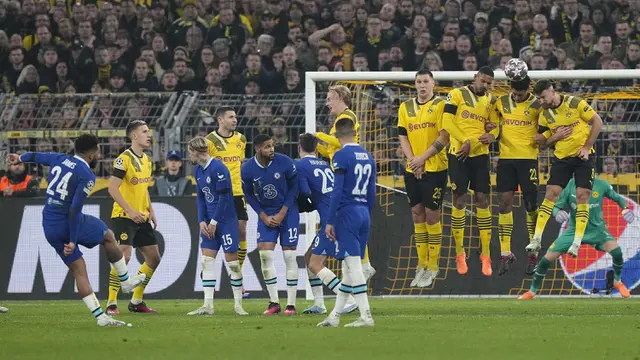 Foto: Aksi Gol Tangan Tuhan Thiago Silva Buyar, Chelsea Takluk dari Borussia Dortmund di Liga Champions