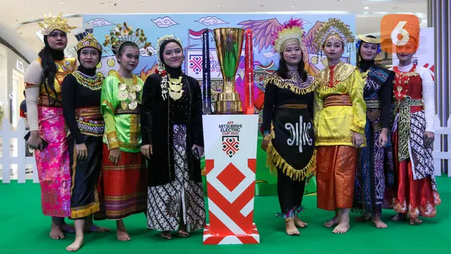 Foto: Mendarat di Indonesia, Ini Penampakan Trofi Piala AFF 2022