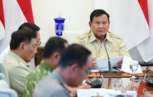 Pimpin Rapat Kebakaran Hutan, Prabowo Optimalkan Kekuatan Personel