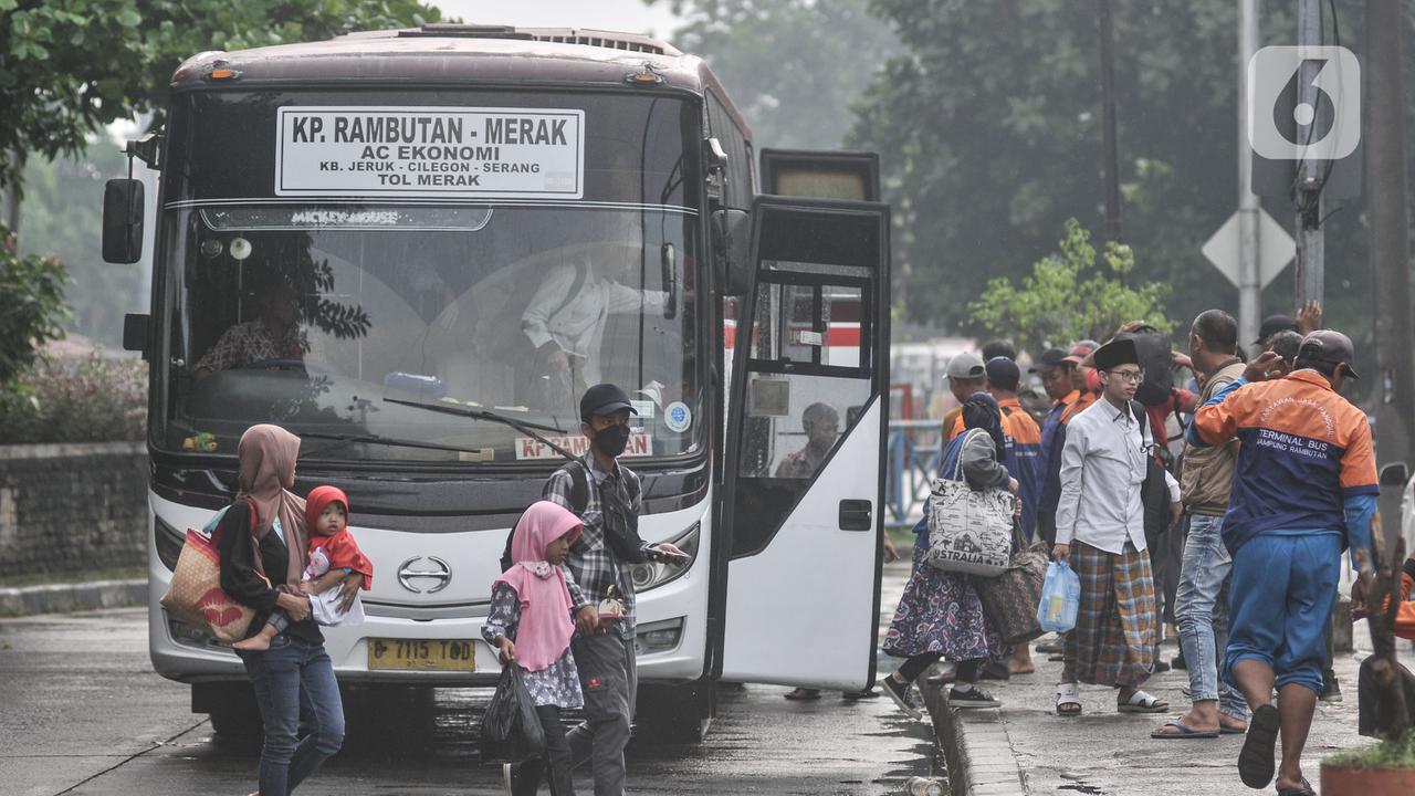 Puncak Arus Balik Mudik Lebaran di Terminal Kampung Rambutan
