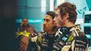 Sebelum berduet dengan Valentino Rossi di W Racing Team di ajang World Endurance Championship. Pemilik nama lengkap Muhammad Sean Ricardo Gelael ini merupakan pembalap FIA Formula 2 Championship. Cucu dari pendiri KFC Indonesia ini pun menuai banyak dukungan dari penggemar dalam setiap laga balapannya. (Liputan6.com/IG/@gelaelized)