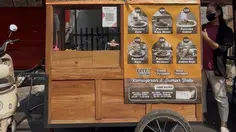 Unik, Bule Jerman Jual Pancake Pakai Gerobak di Pinggiran Jalan Jakarta