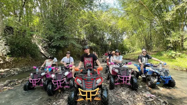 Ahmad Dhani beerlibur bersama keluarga (Instagram/ahmaddhaniofficial)