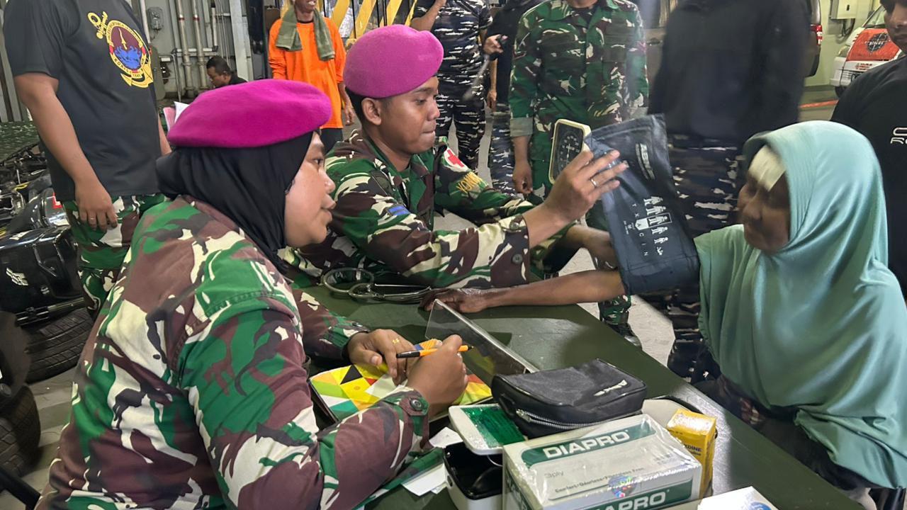 Pascabanjir Sumatra, Prajurit dan Kapal RS TNI AL Dikerahkan Layani Kesehatan Masyarakat