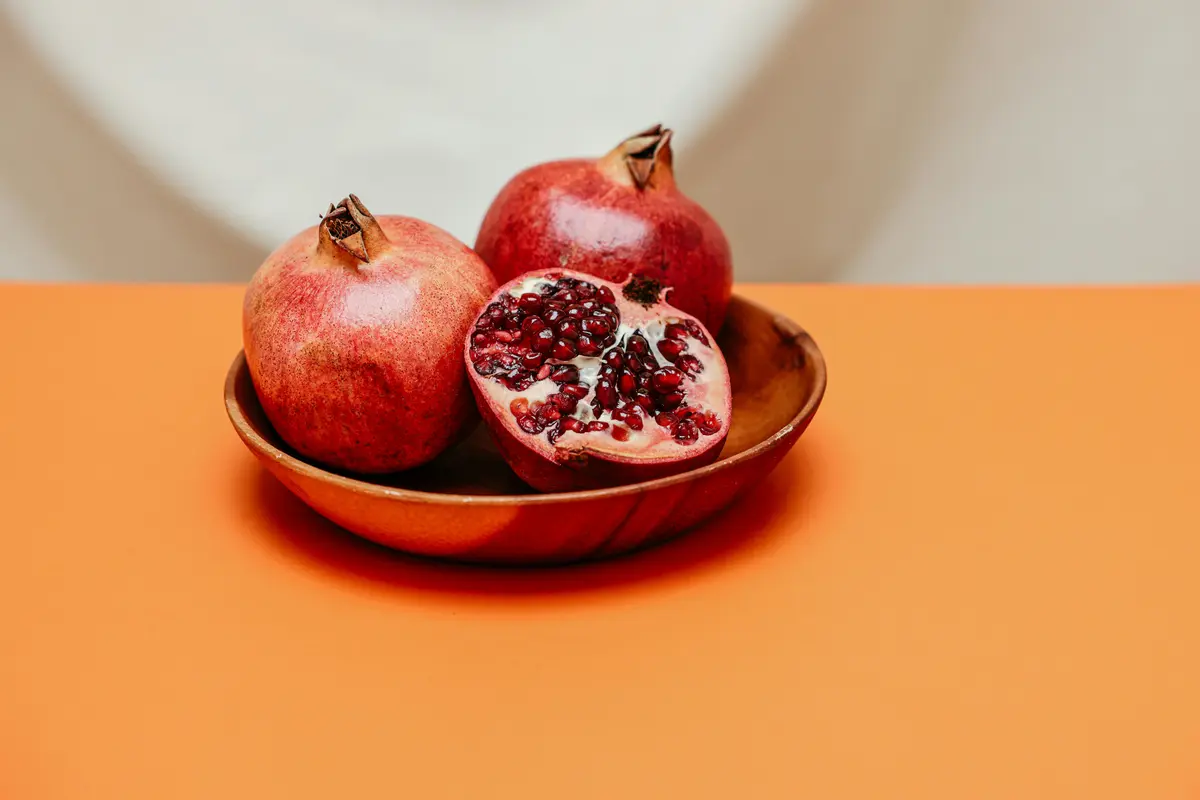 Buah Delima//copyright pexels/Cup of Couple