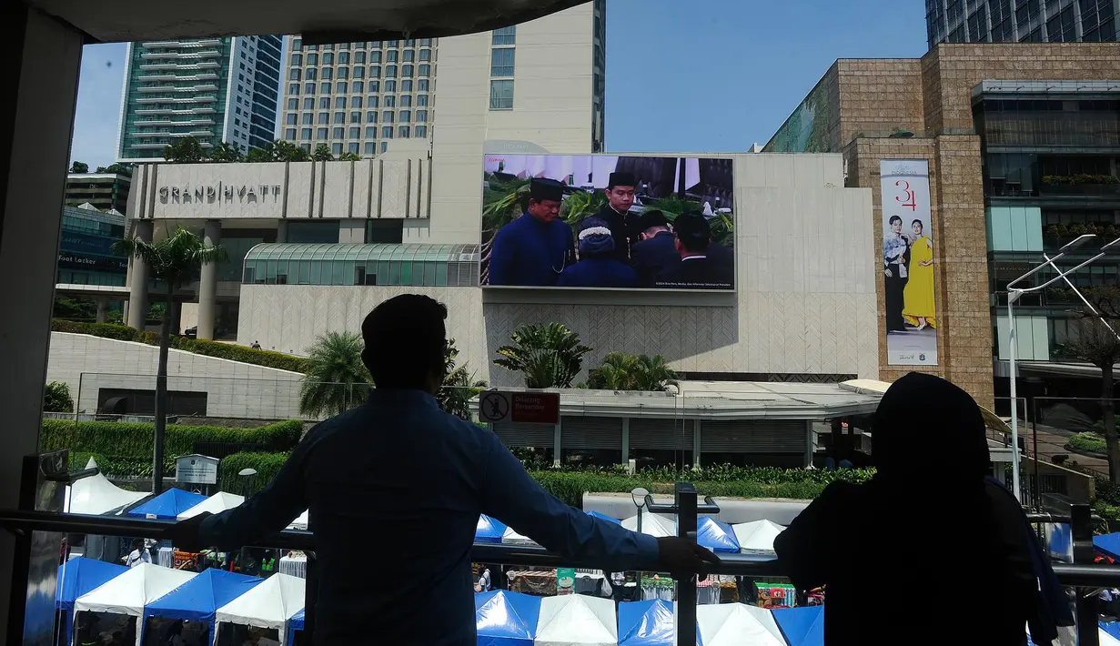 Keduanya dilantik di Gedung DPR-MPR yang disusul dengan pengambilan sumpah. (merdeka.com/Arie Basuki)