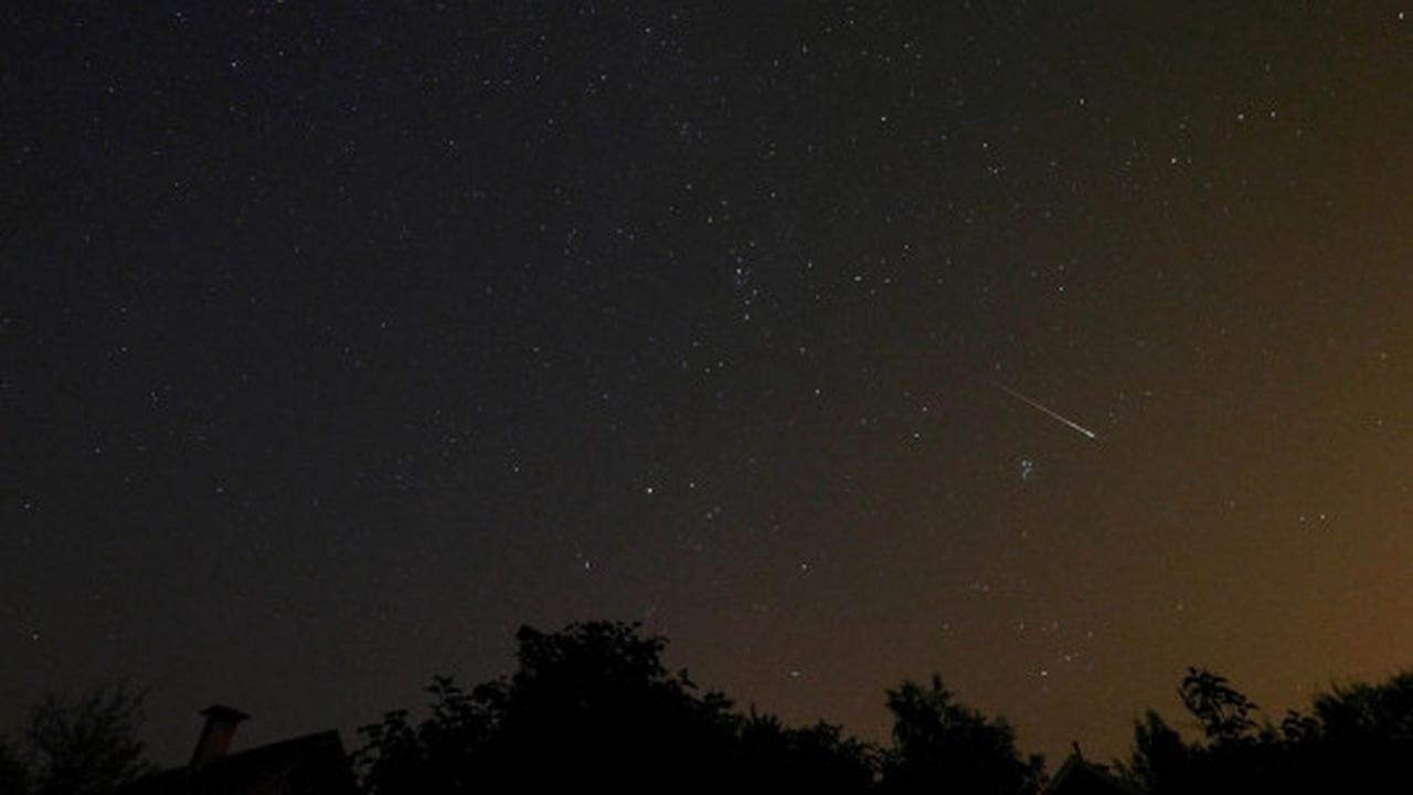 Menyaksikan keindahan fenomena hujan meteor Perseid