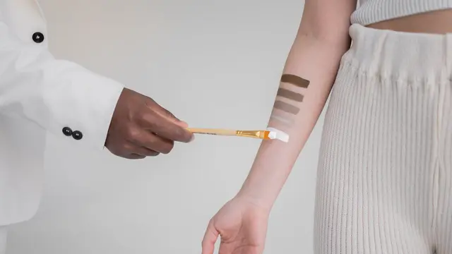 Pahami 4 Tips Ini Sebelum Memilih Shade Lipstik, Ciptakan Tampilan Bibir yang Merona Maksimal