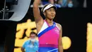 Paduan warna cerah hadirkan gaya memikat pada tampilan Naomi Osaka. [Foto: Instagram/ Naomi Osaka]