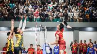 Tim putra TNI AU Electric (merah) mengalahkan Indomaret&nbsp;3-0 (25-19, 30-28, 25-22) pada laga final&nbsp;Livoli Divisi Utama 2025 putaran reguler kedua di GOR Utama Bojonegoro, Minggu (28/9). (foto: PBVSI)