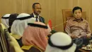 Ketua DPR RI Setya Novanto (kanan) berharap agar Delegasi Majelis Syuro Parlemen Arab Saudi dapat membantu berbagai permasalahan yang dialami oleh TKI (tenaga kerja Indonesia) yang berada di Arab Saudi, Jakarta, (02/2/2015). (Liputan6.com/Andrian M Tunay)