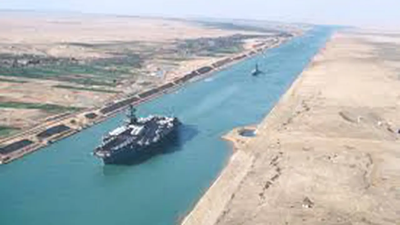Terusan Suez, Jalur Pelayaran Tersibuk di Dunia