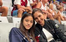 Potret Donna Agnesia dan Sabrina Nonton Pertandingan Basket, Kompak Banget Bak Bestie!