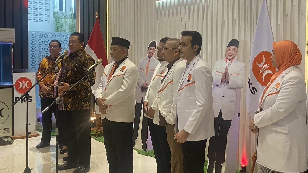 Ketua Majelis Permusyawaratan Rakyat (MPR) Bambang Soesatyo di Markas PKS, Jakarta Selatan, Senin (8/7/2024).