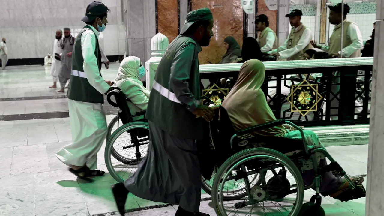 Layanan kursi roda di Masjidil Haram (Liputan6.com/Asnida Riani)