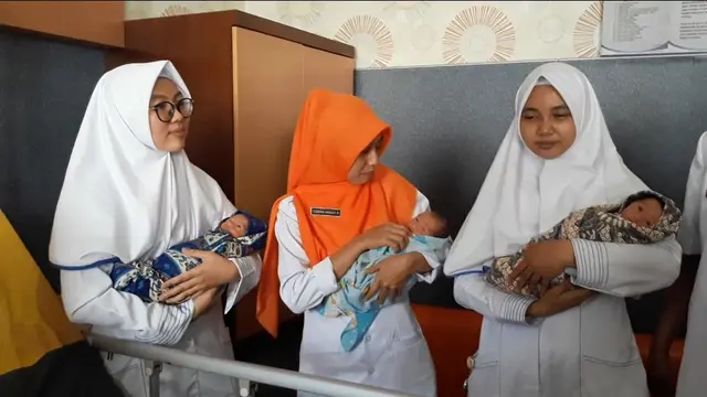 Bayi kembar tiga lahir dengan persalian normal di Majenang Kabupaten Cilacap Jawa Tengah. (Foto: Liputan6.com/Muhamad Ridlo)