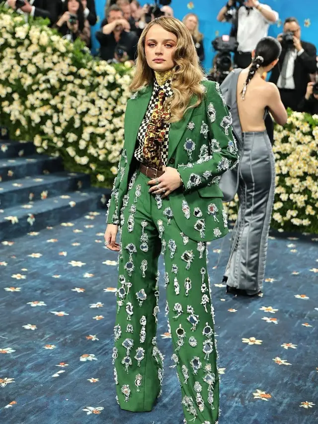 Parade Siluet Blazer di Met Gala 2025, dari Zendaya, Lisa BLACKPINK hingga Sabrina Carpenter