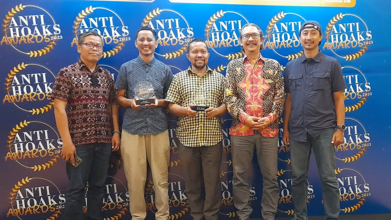 Tim Cek Fakta Liputan6.com mendapat dua penghargaan dalam gelaran Mafindo Anti Hoaks Award 2023. (Istimewa)
