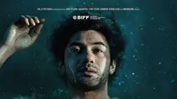 Sinopsis - Review Singkat Film Laut Bercerita, Kisah Pemuda Mati-matian Perjuangkan Bangsa
