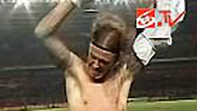 Kostum Beckham Spesial untuk Andik