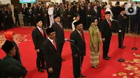 Komisioner Komisi Kejaksaan RI mengikuti upacara pelantikan di Istana Negara, Jakarta, Jumat (1/11/2019). Jokowi melantik sembilan komisioner Komisi Kejaksaan RI periode 2019-2023. (Liputan6.com/Angga Yuniar)